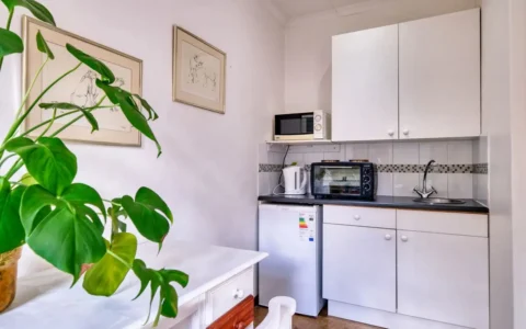 Studio Apartment Storage Ideas That Actually Work (Budget-Friendly!)